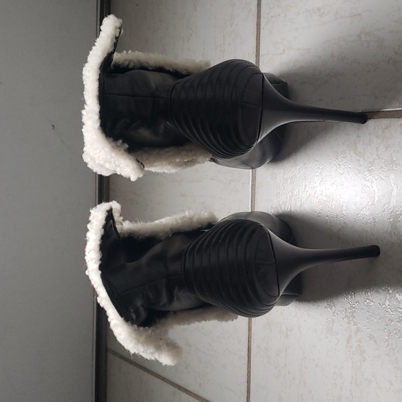 ALEXANDER MCQUEEN Faithful Shearling Ankle Boots...size 38... Black - Picture 3 of 8